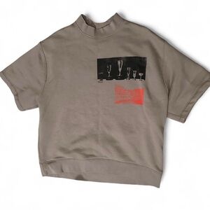 Calvin Klein - Graphic Short Sleeve Sweatshirt